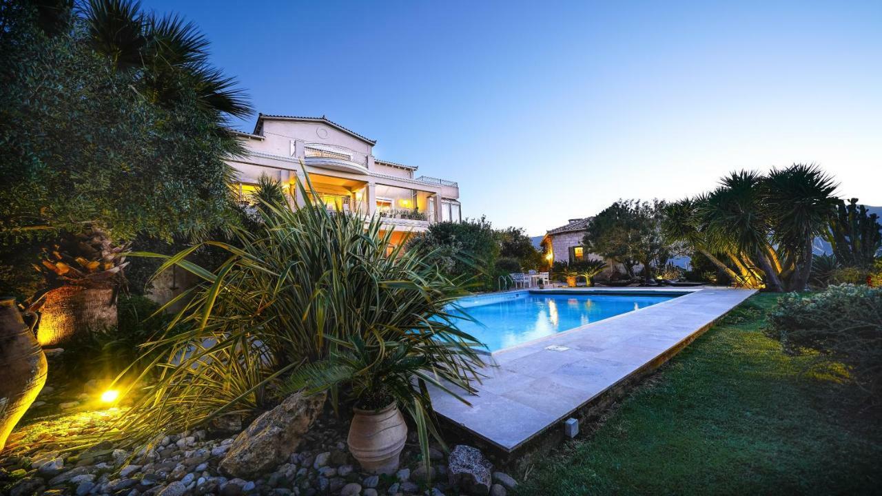 Luxury Villa Allure Dhafnes Экстерьер фото